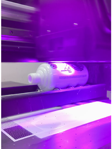 The effect of the UV printer on the printing cylinder wine bottle is a perfect fusion of technology and aesthetics.|uv printer manufacturer | The effect of the UV printer on the printing cylinder wine bottle is a perfect fusion of technology and aesthetics.|uv printer manufacturer |