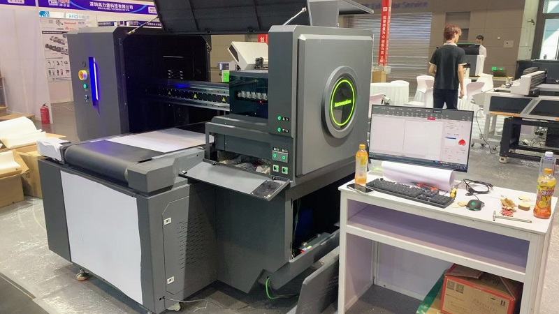 Visual positioning Assembly line uv printer to achieve intelligent, automated production process缩略图