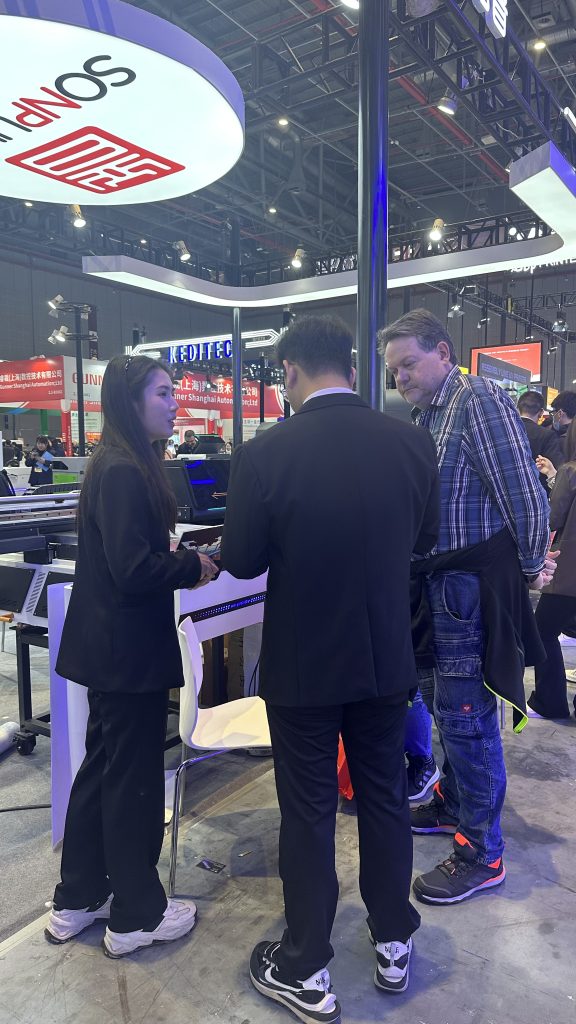 The rise of “China’s intelligent manufacturing” from APPPEXPO Shanghai International Printing Exhibition 2025! Domestic UV printer strength circle powder global merchants!|uv printer manufacturer | The rise of “China’s intelligent manufacturing” from APPPEXPO Shanghai International Printing Exhibition 2025! Domestic UV printer strength circle powder global merchants!|uv printer manufacturer |