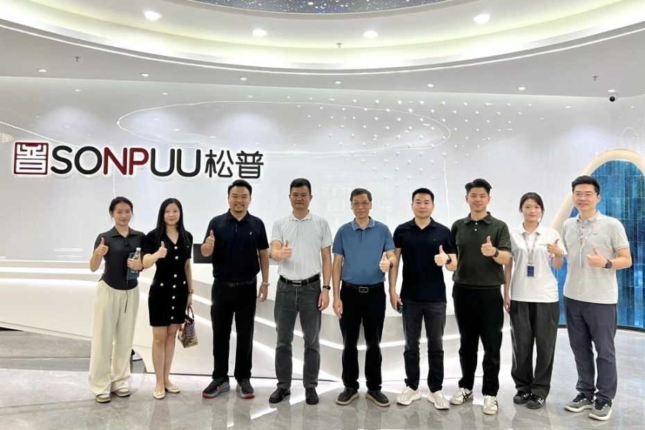 Dongguan Tech Institute and Fenggang Government Visit JD ZhiGu to Enhance Industry-Academia Collaboration缩略图